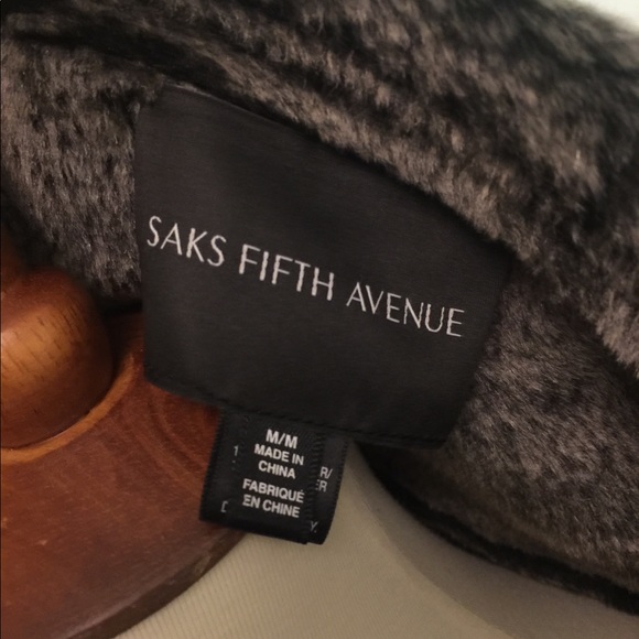 Saks fifth avenue fur lined coat - Picture 8 of 8